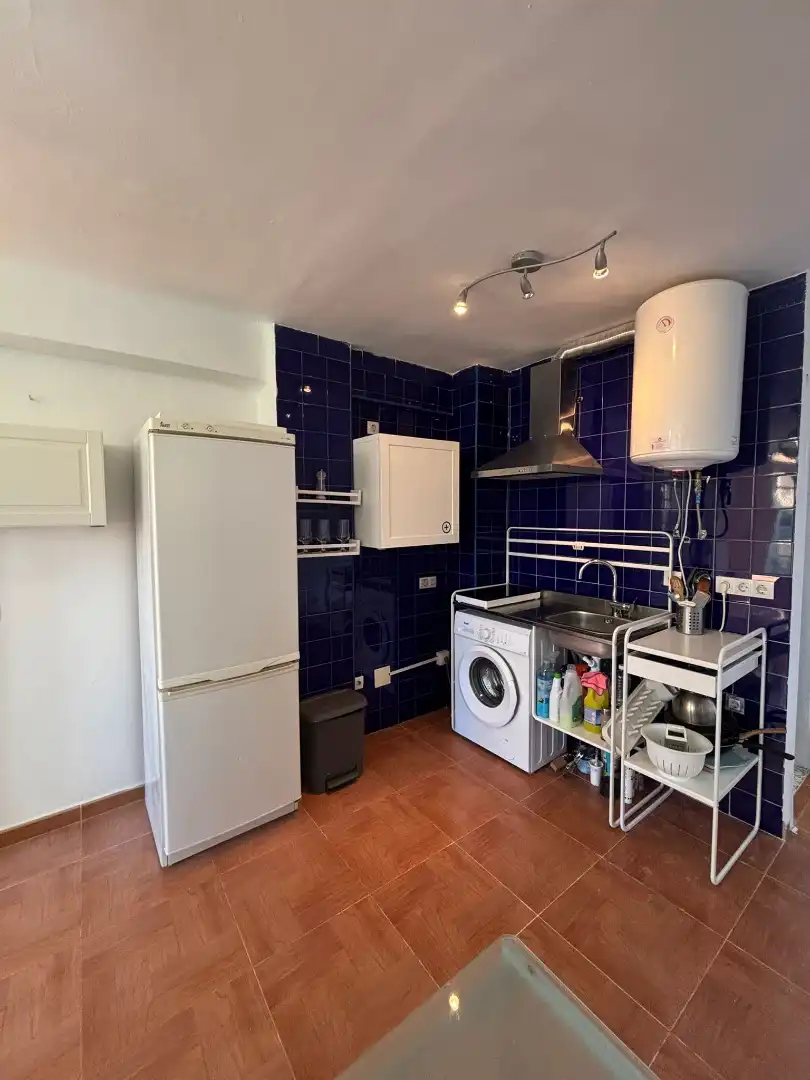 Cuina de Apartament de lloguer en Torremolinos amb Moblat i Piscina comunitària