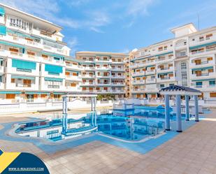 Piscina de Apartament en venda en Torrevieja amb Aire condicionat, Calefacció i Terrassa