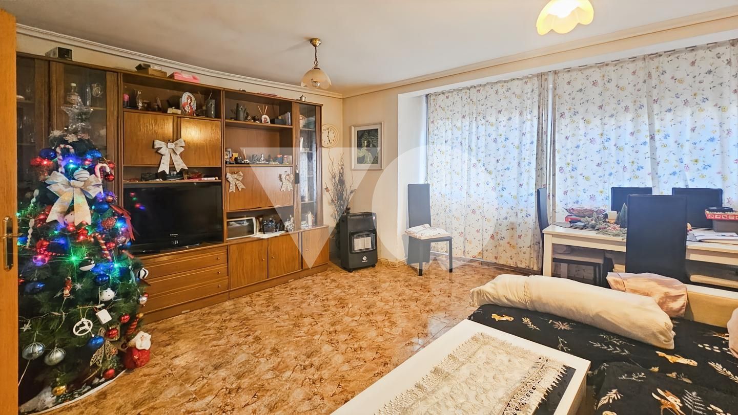 Sala d'estar de Planta baixa en venda en  Madrid Capital amb Calefacció