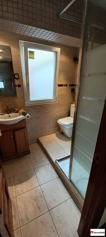 Bany de Àtic en venda en Barakaldo  amb Calefacció