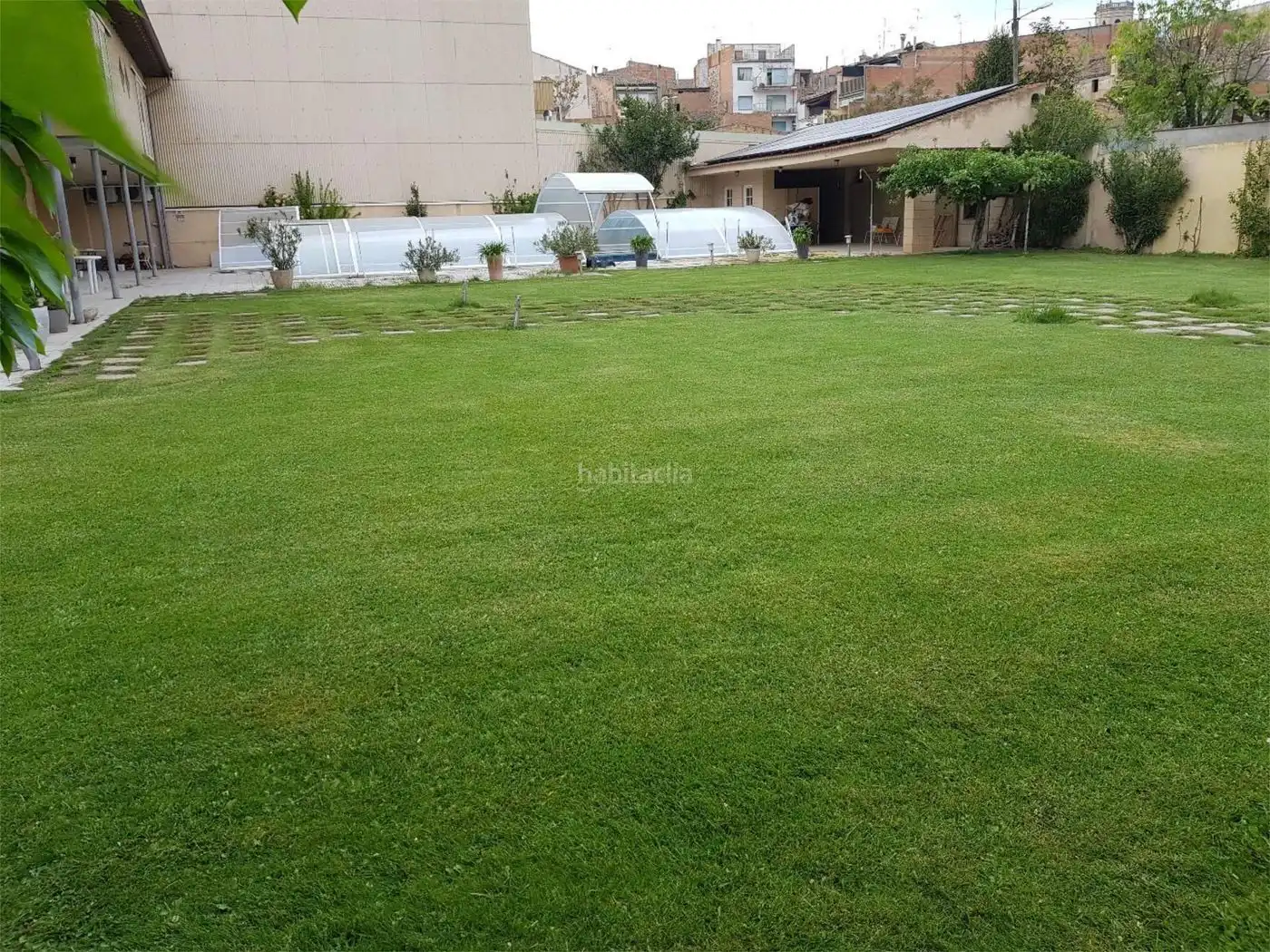 Casa amb piscina en venda a Carrer del Riu 23, imagen 2