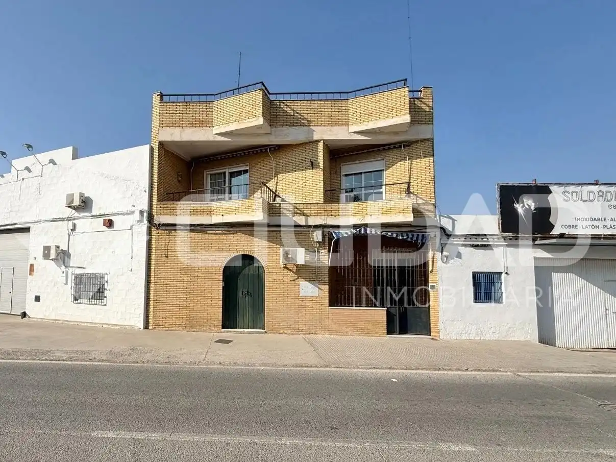 Vista exterior de Casa o xalet en venda en Lebrija