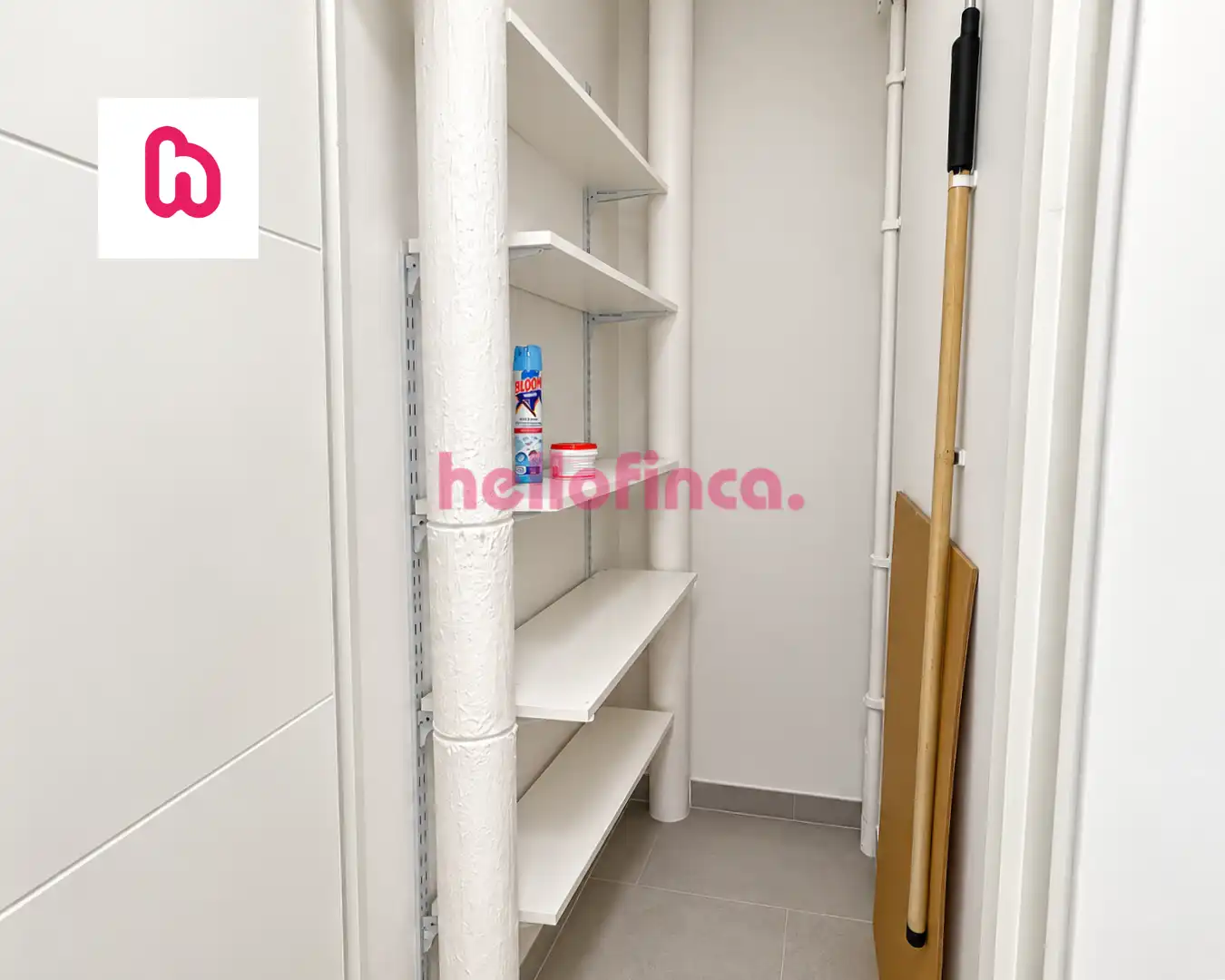 Flat for sale in Badalona  with Air Conditioner and Furnished