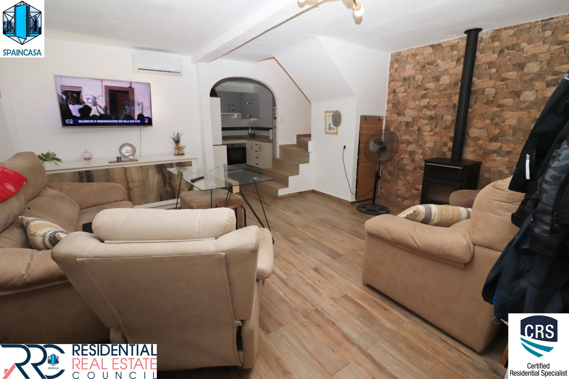 Sala d'estar de Casa adosada en venda en Aljaraque amb Aire condicionat