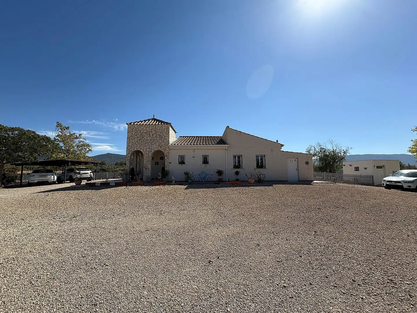 Vista exterior de Casa o xalet en venda en Biar amb Calefacció, Jardí privat i Parquet