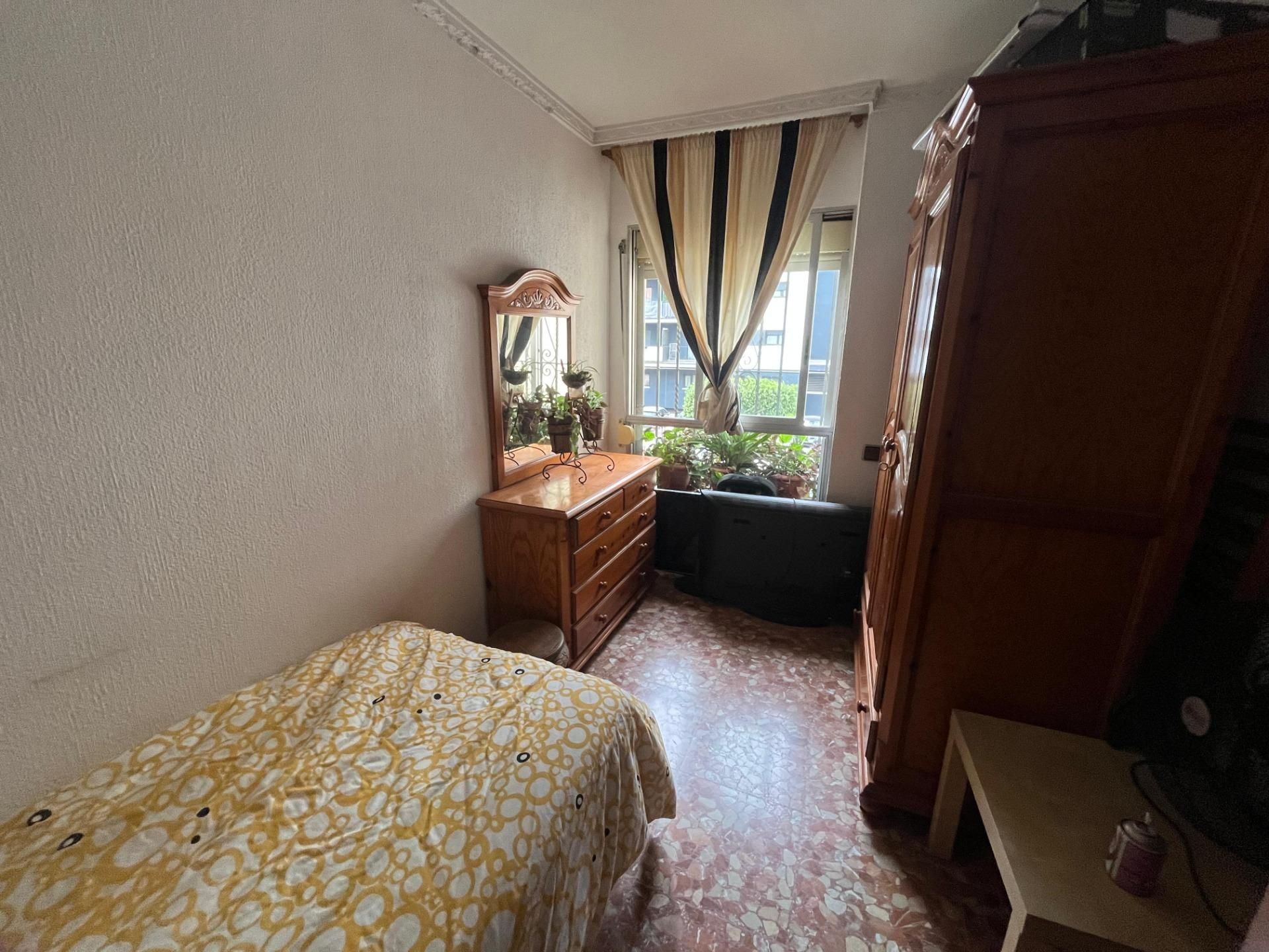 Habitación de Piso en venta en  Sevilla Capital con Terraza y Balcón