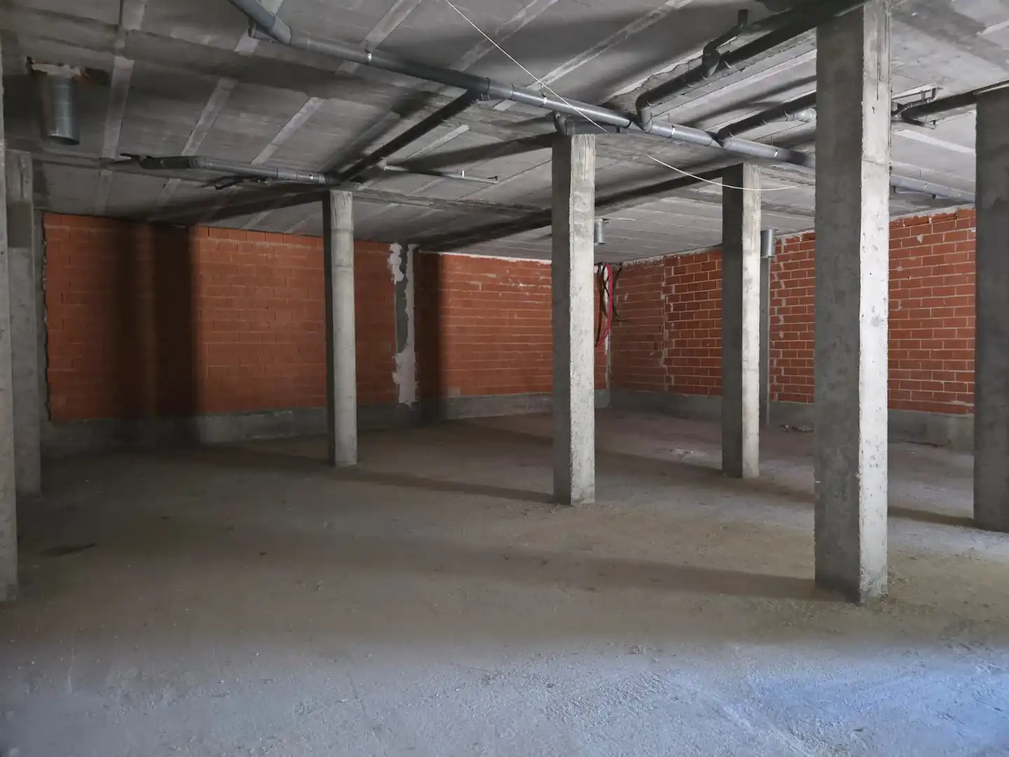 Commercial properties for sale in Puebla de Lillo  with Heating