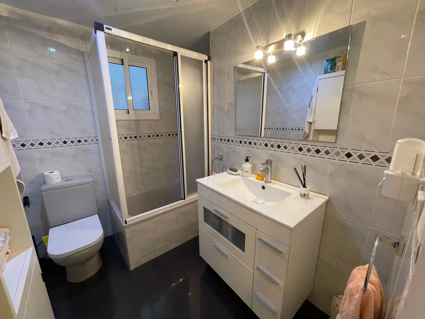Bathroom of Apartments for sale in Arenys de Mar  with Air Conditioner, Heating and Terrace