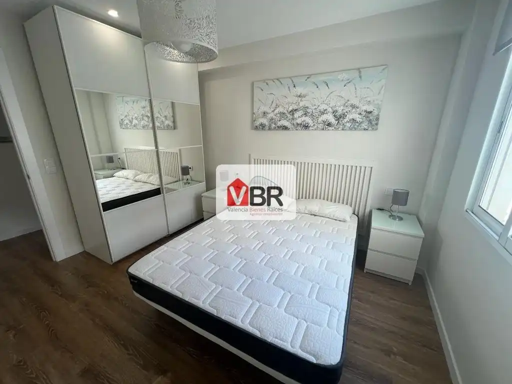 Schlafzimmer von Wohnung zur Miete in Valencia mit Klimaanlage, Heizung und Terrasse