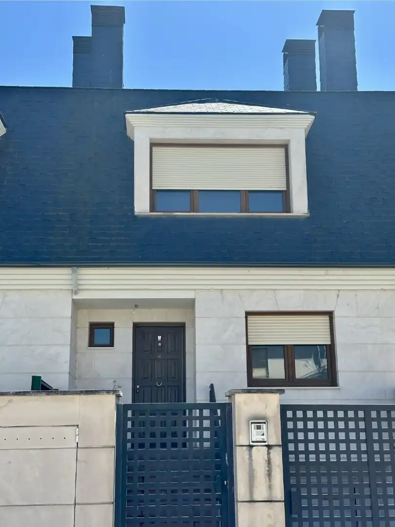 Vista exterior de Casa adosada en venta en Palencia