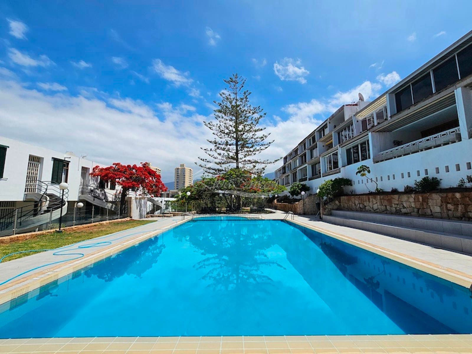 Piscina de Pis en venda en Arona amb Piscina, Moblat i Forn