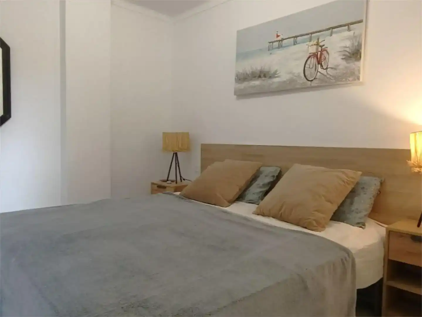 Dormitori de Apartament de lloguer en Pollença amb Aire condicionat, Jardí privat i Parquet