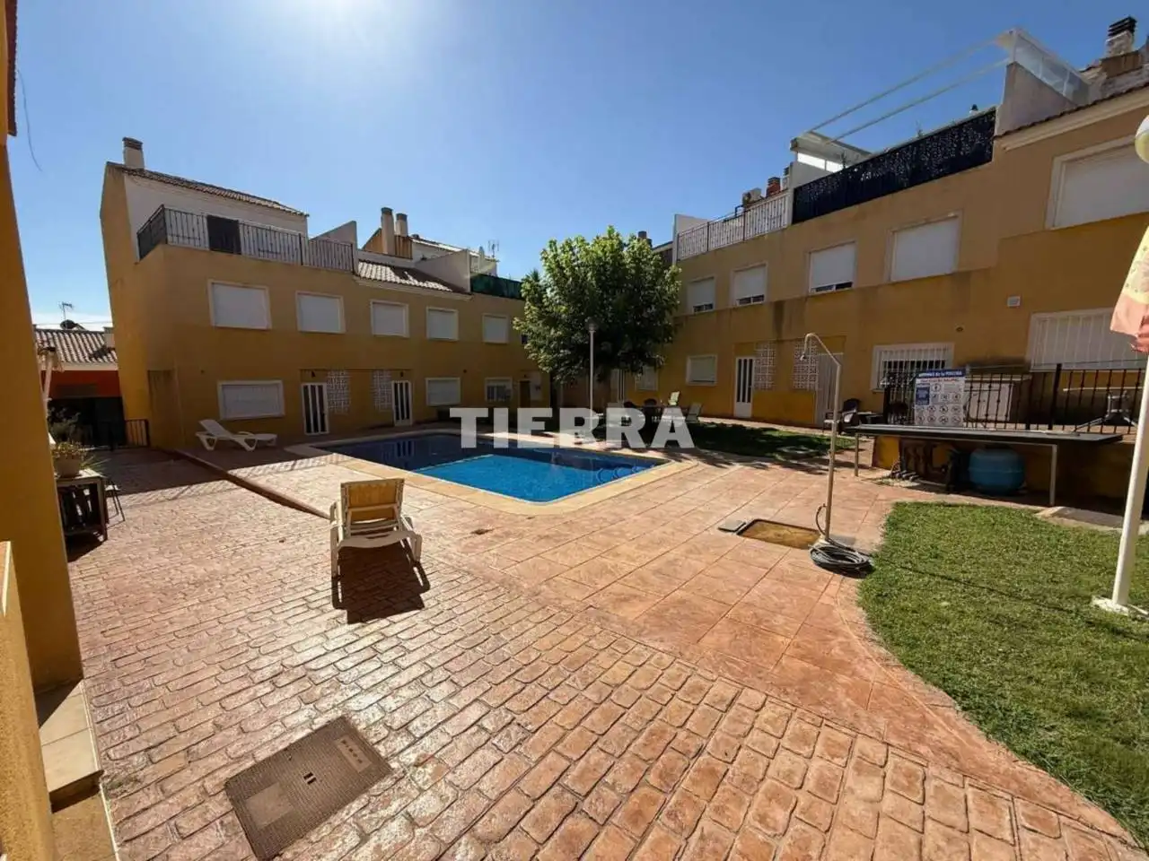 Vista exterior de Piso en venta en Salinas con Piscina comunitaria