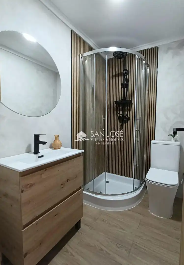 Baño de Piso en venta en Monóvar  / Monòver con Amueblado y Balcón