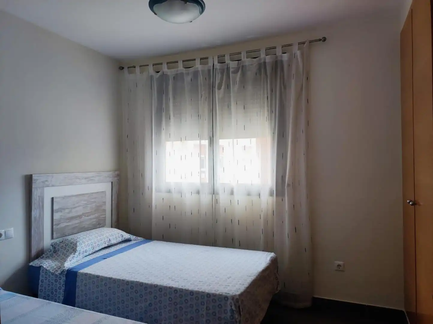 Habitación de Apartamento en venta en Benidorm con Aire acondicionado, Calefacción y Jardín privado