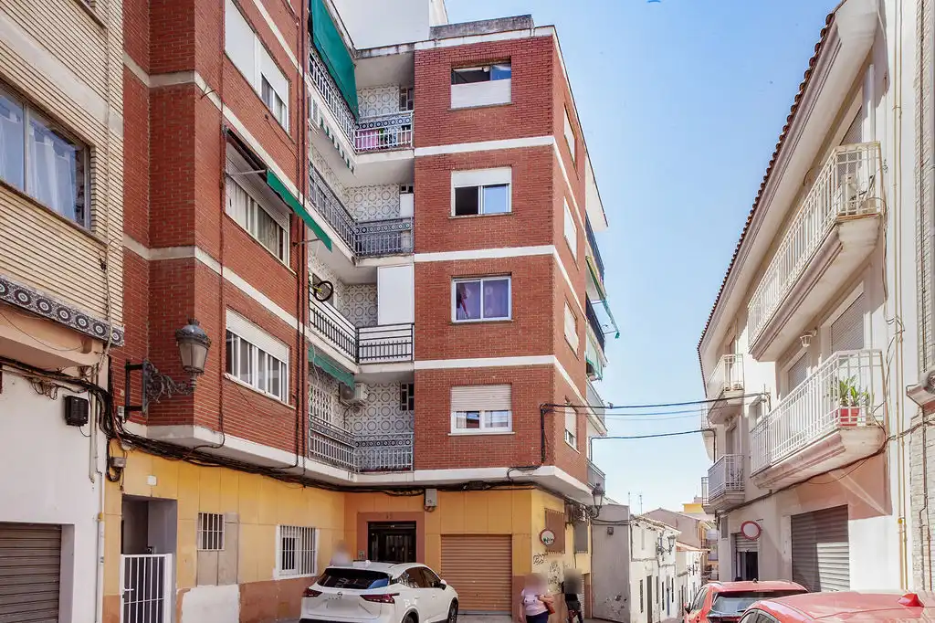 Vista exterior de Local en venta en Paterna