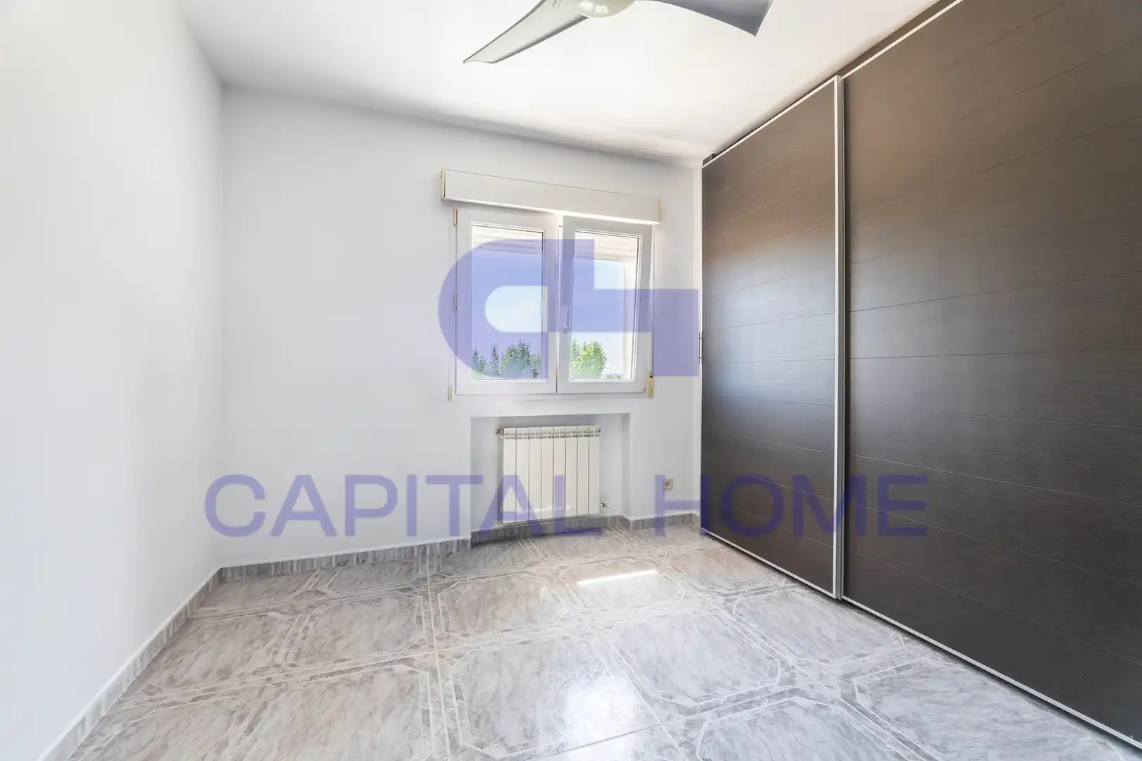 Habitación de Casa adosada en venta en Navalcarnero con Aire acondicionado, Calefacción y Jardín privado