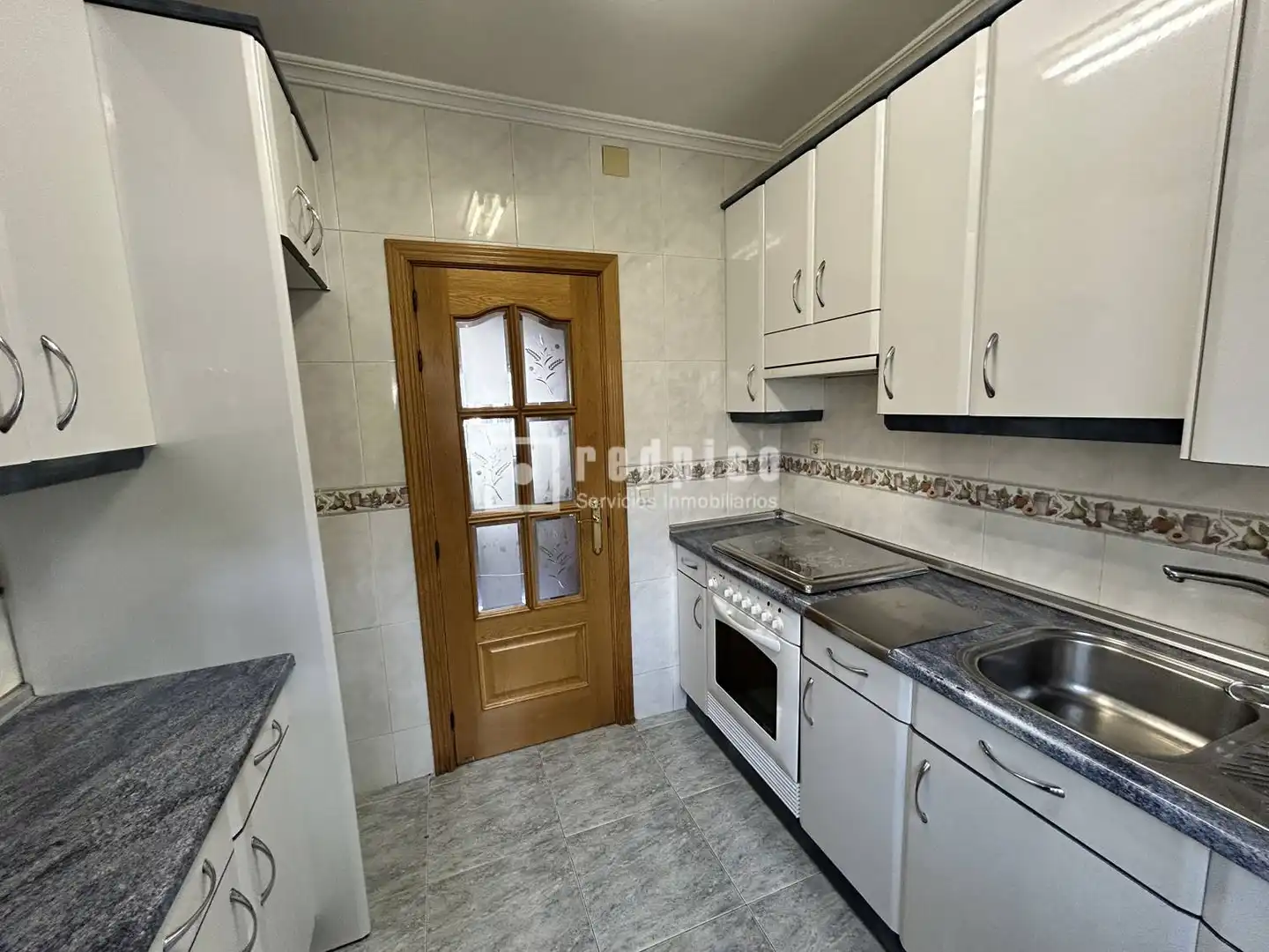 Kitchen of Flat for sale in Madrid  with Heating, Private garden and Terrace