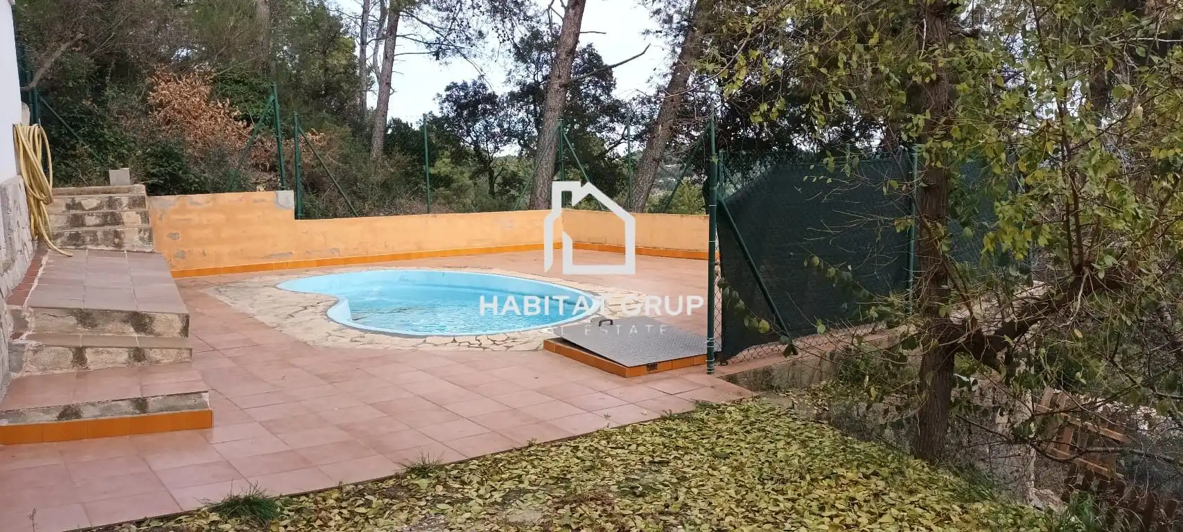 Casa amb piscina en venda a Palafolls