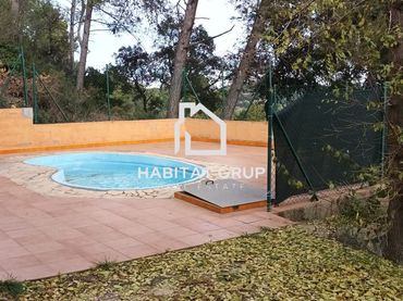 Casa con piscina en venta en Palafolls