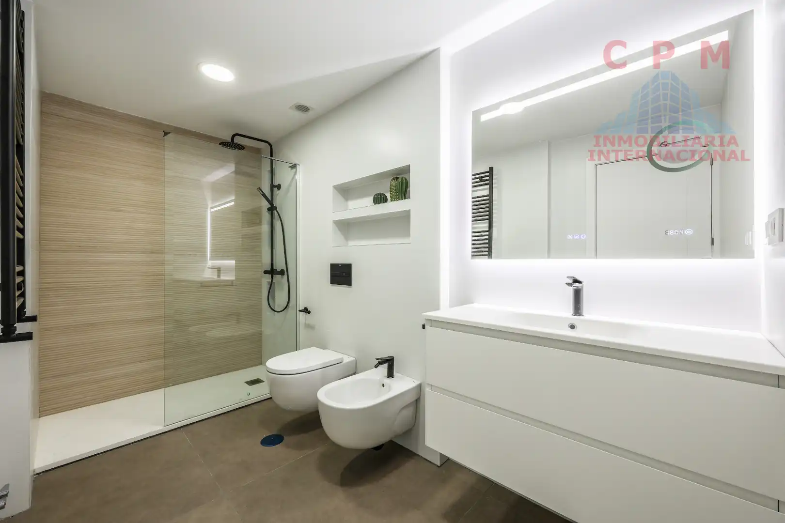 Badezimmer von Wohnung zur Miete in Madrid mit Klimaanlage, Heizung und Parkett