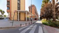 Vista exterior de Apartament en venda en  Granada Capital amb Calefacció, Jardí privat i Parquet