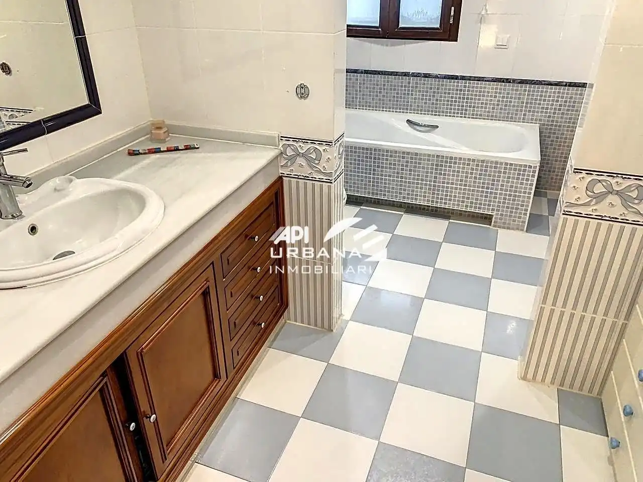 Baño de Casa o chalet en venta en Lucena con Aire acondicionado, Jardín privado y Terraza