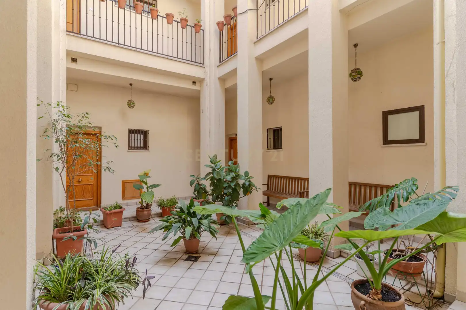 Flat for sale in Granada  with Air Conditioner