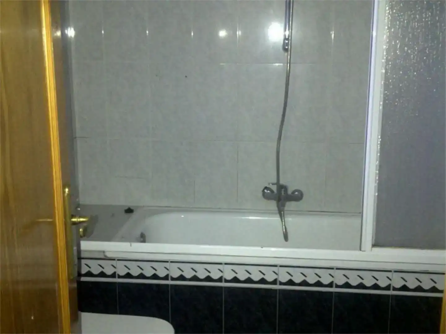Baño de Piso en venta en Castro del Río con Balcón