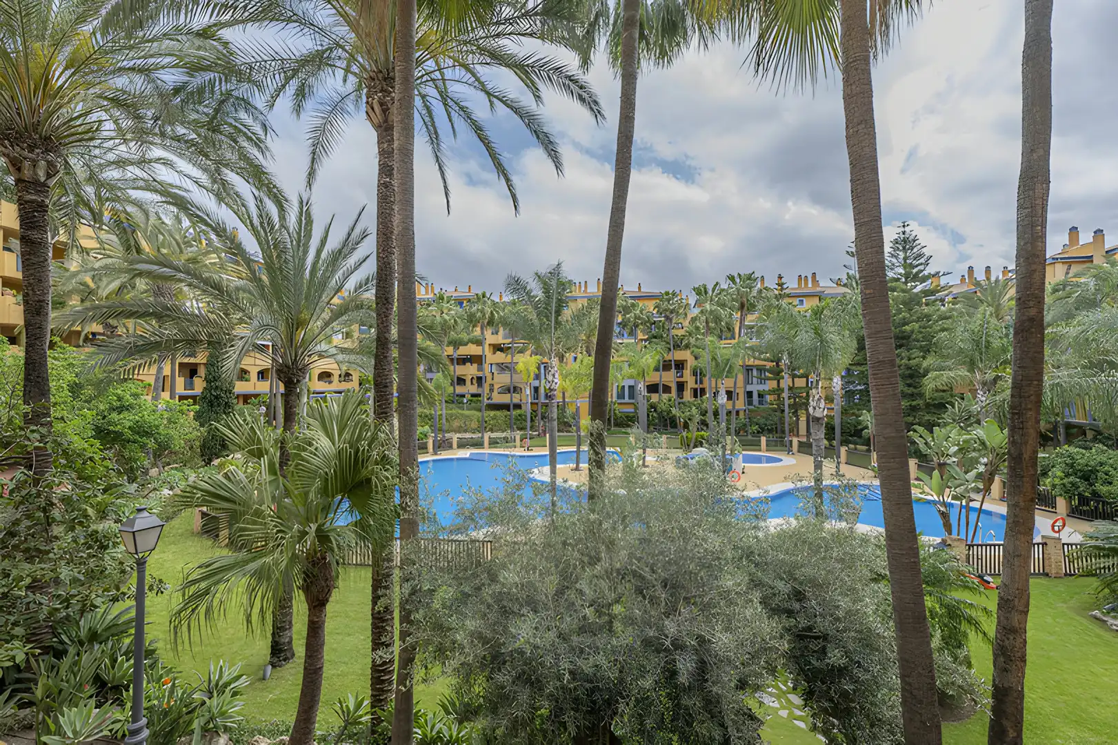 Apartament amb piscina en venda a San Pedro de Alcántara, imagen 12