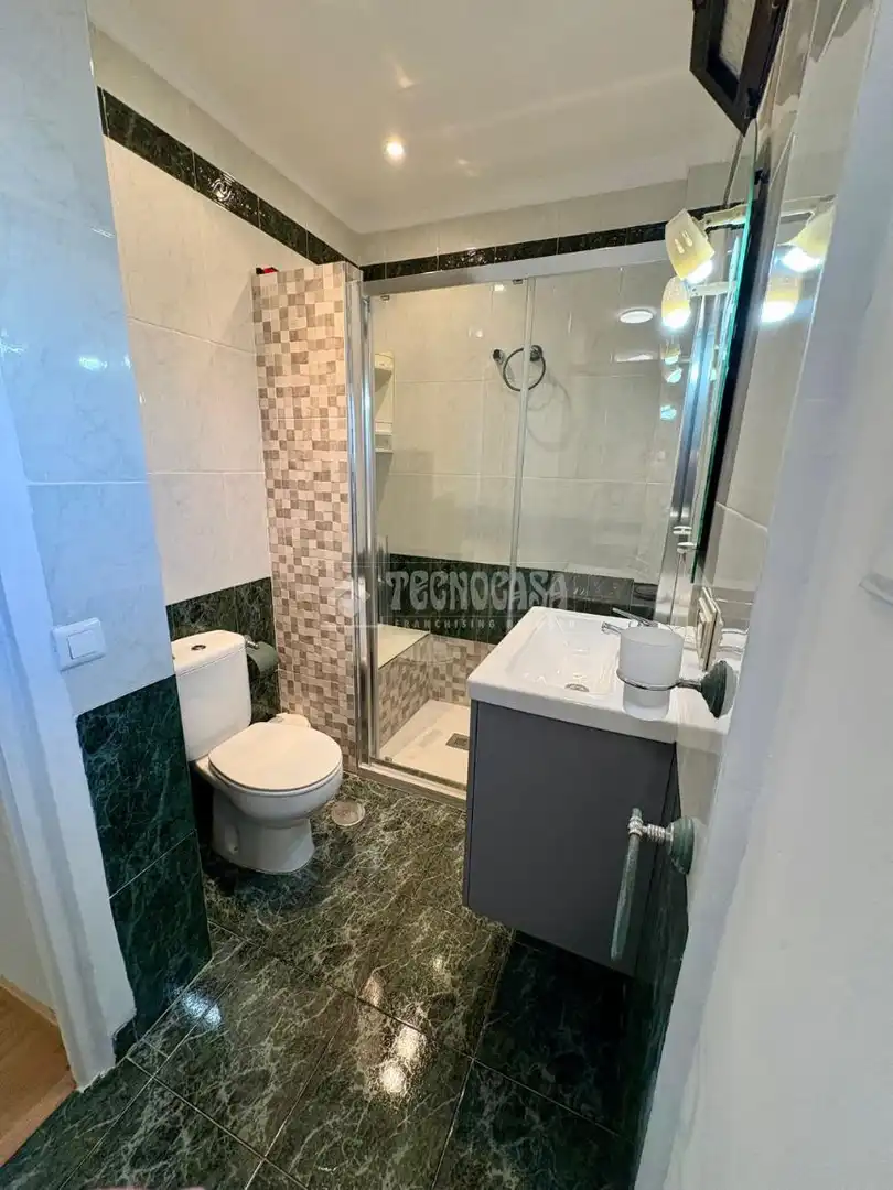 Baño de Piso de alquiler en Nerja con Aire acondicionado y Balcón