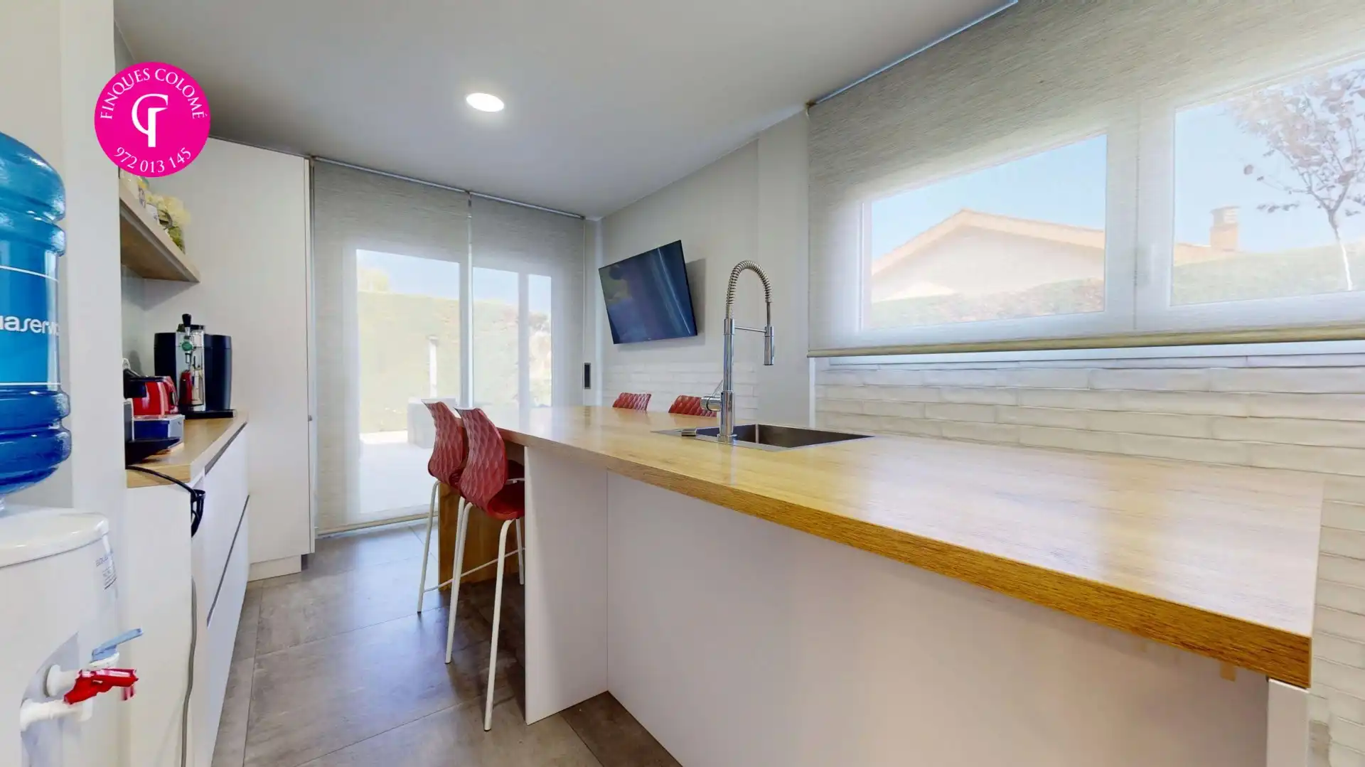 Kitchen of Houses for sale in Quart  with Air Conditioner, Heating and Terrace