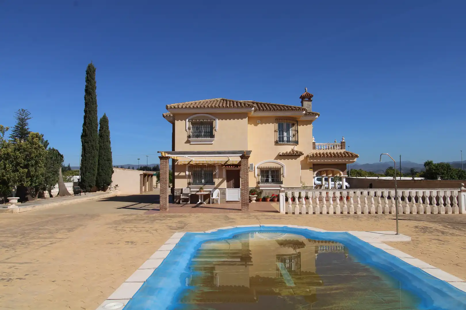 Außenansicht von Country house zum Verkauf in Alhaurín de la Torre mit Klimaanlage, Heizung und Privatgarten