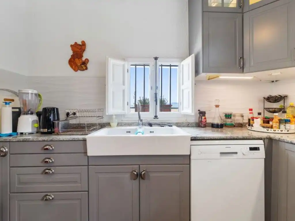 Cocina de Finca rústica en venta en Dolores con Aire acondicionado, Jardín privado y Piscina