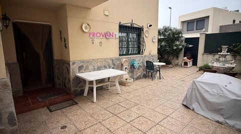 Foto 2 de Casa adosada en venta en Loeches, Madrid