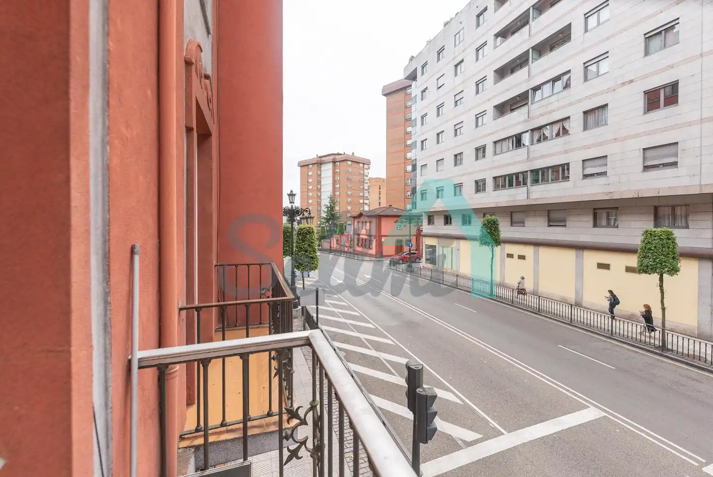 Vista exterior de Piso de alquiler en Oviedo  con Calefacción, Terraza y Amueblado