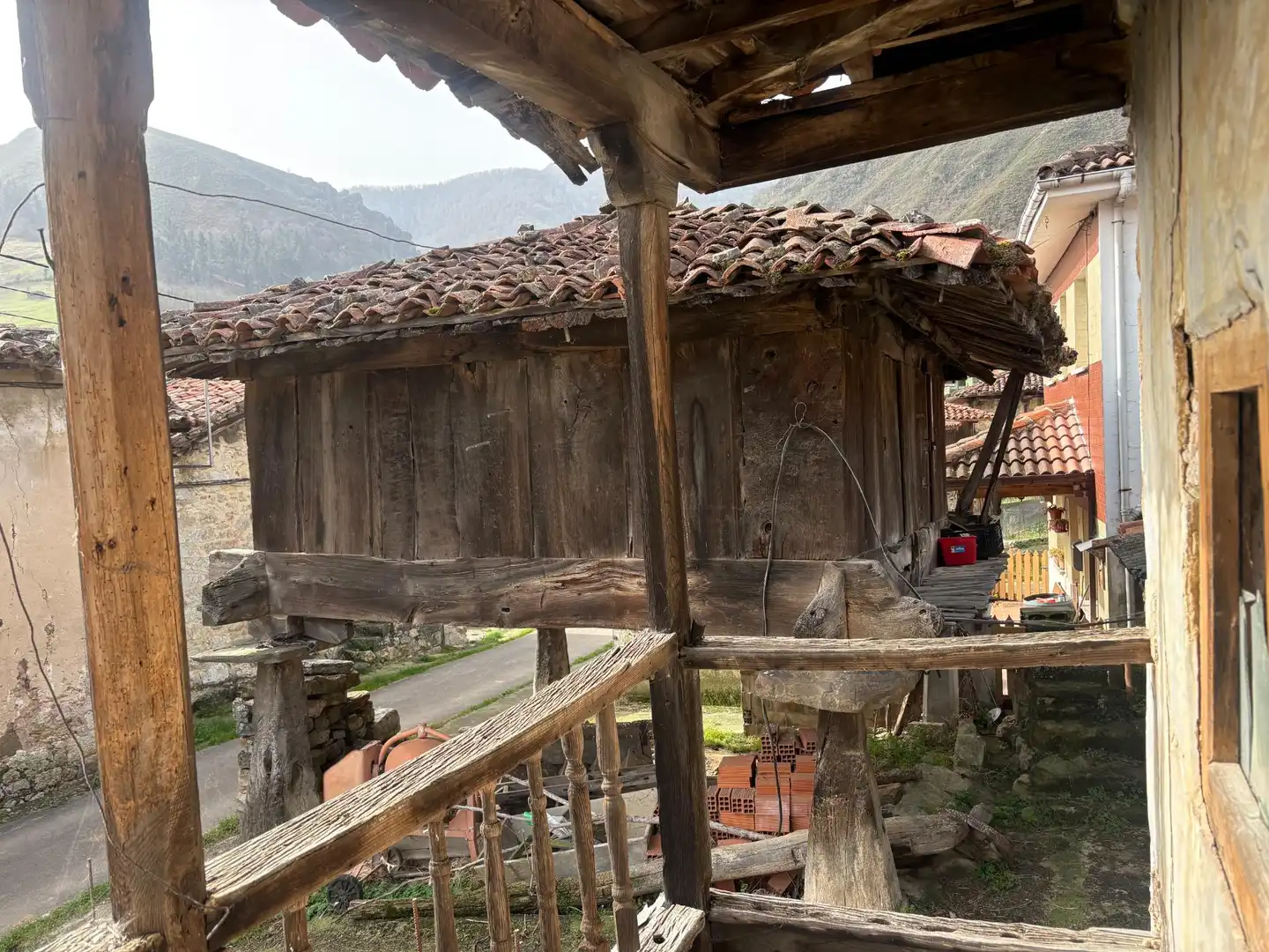 Vista exterior de Finca rústica en venta en Quirós con Terraza y Balcón