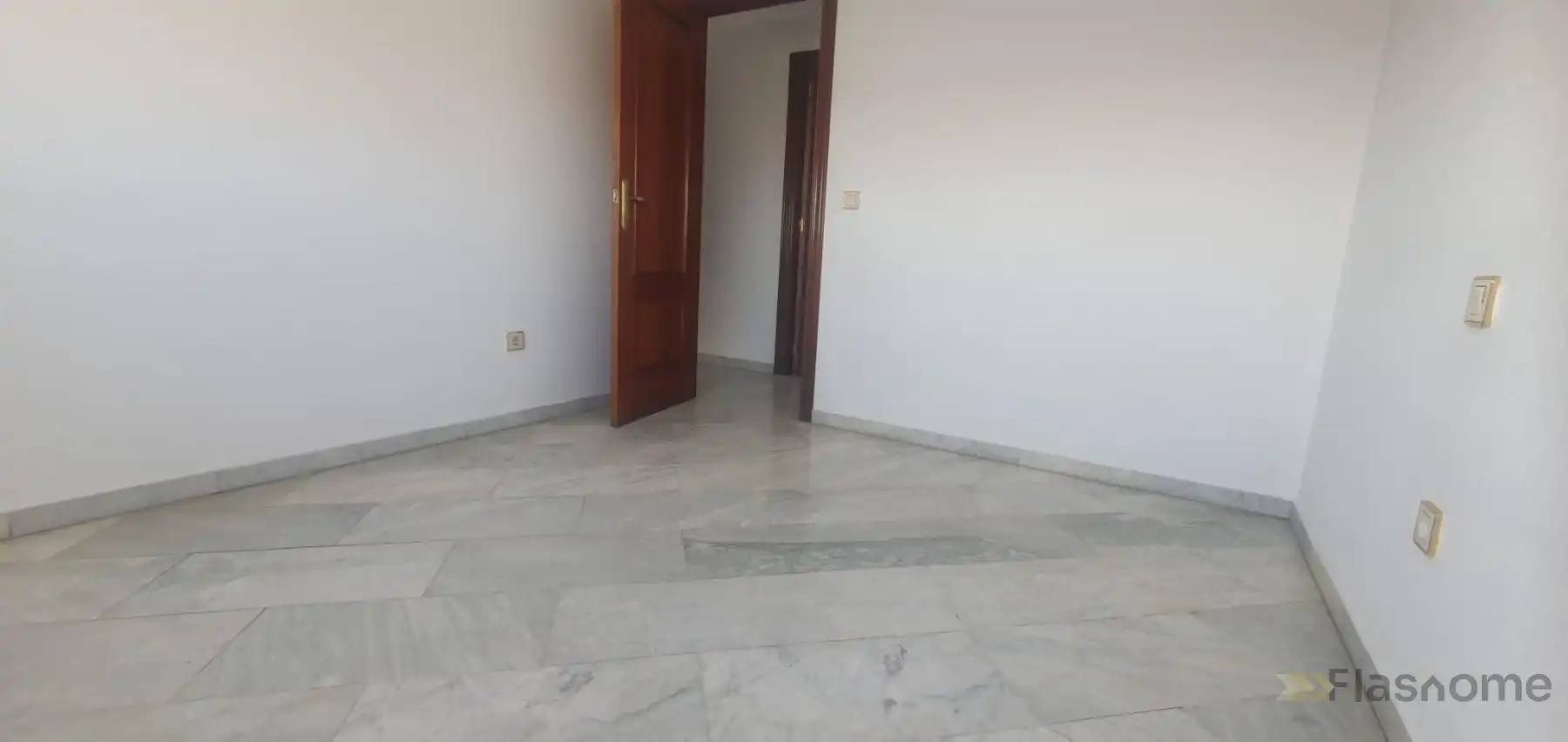 Wohnung zum Verkauf in Santa Amalia mit Abstellraum und Balkon