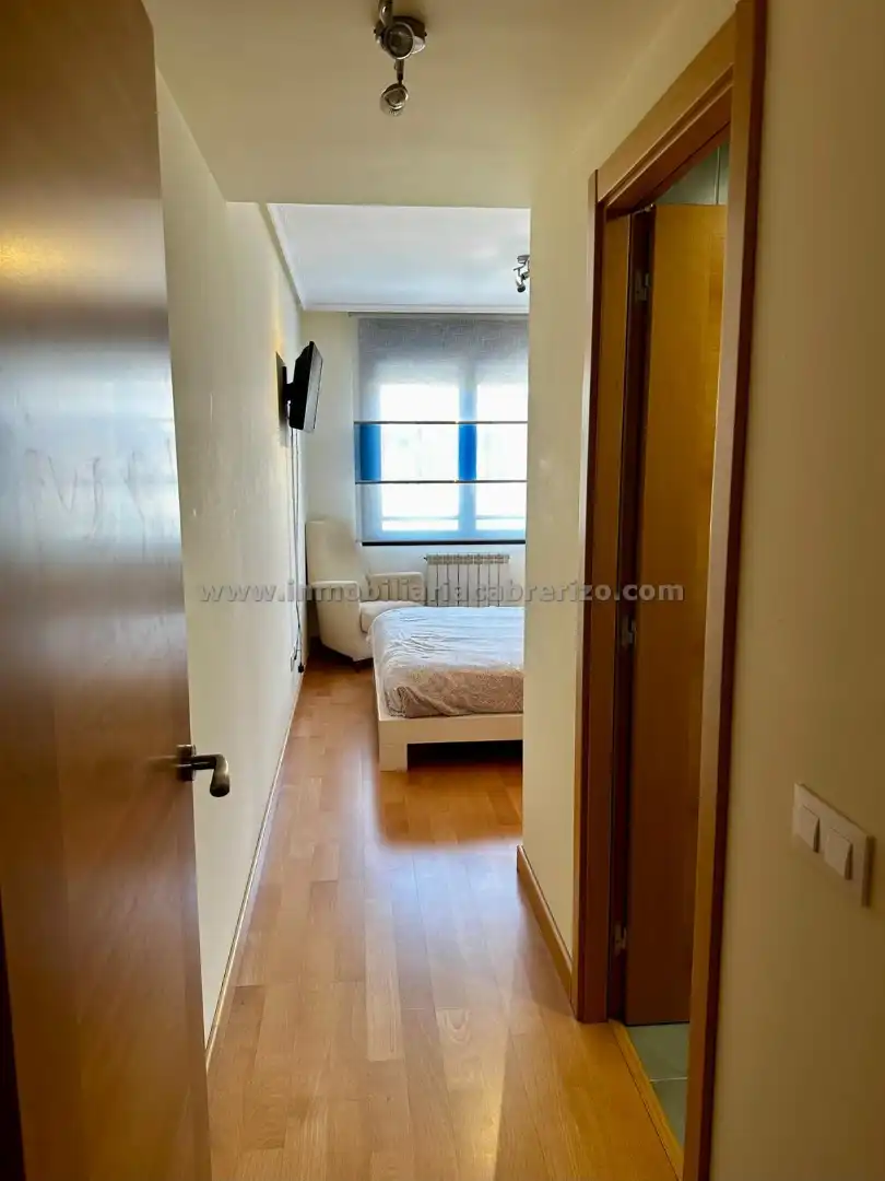Habitación de Apartamento en venta en  Logroño con Aire acondicionado, Calefacción y Parquet