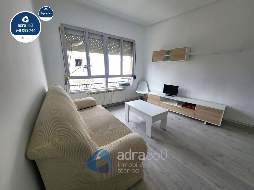 Sala d'estar de Pis de lloguer en  Logroño amb Calefacció i Moblat