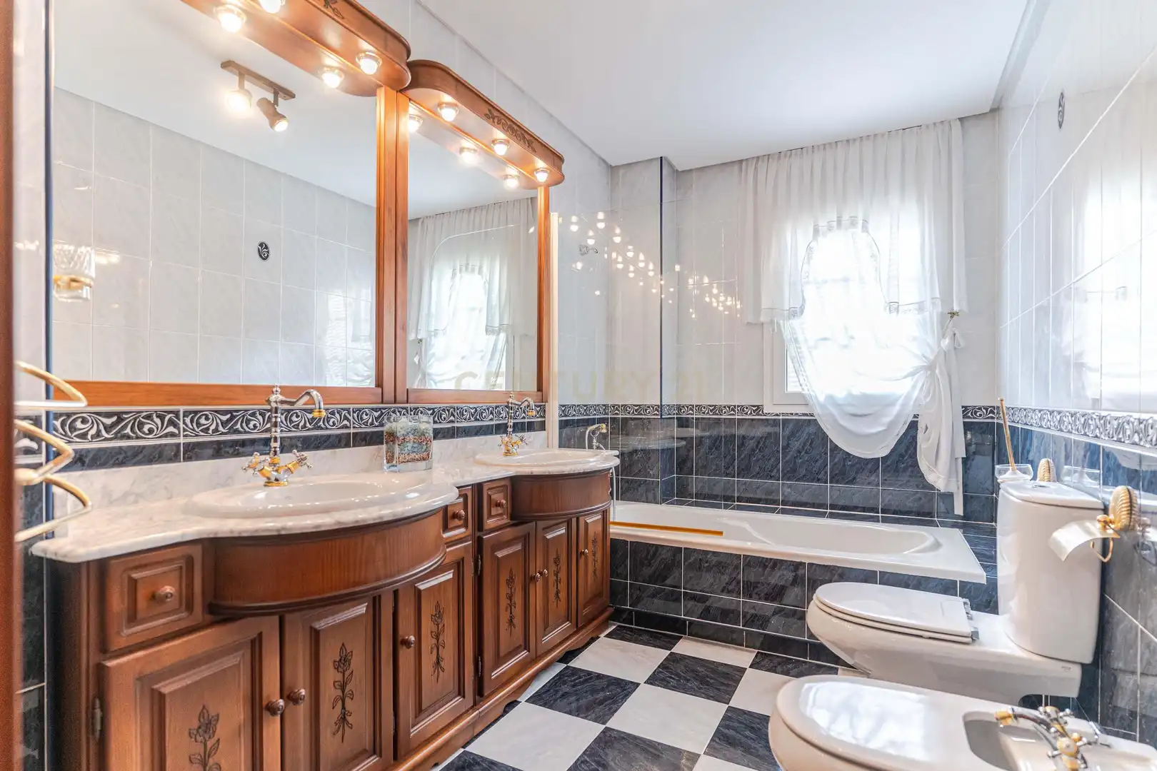 Bathroom of Houses for sale in Vélez de Benaudalla  with Private garden