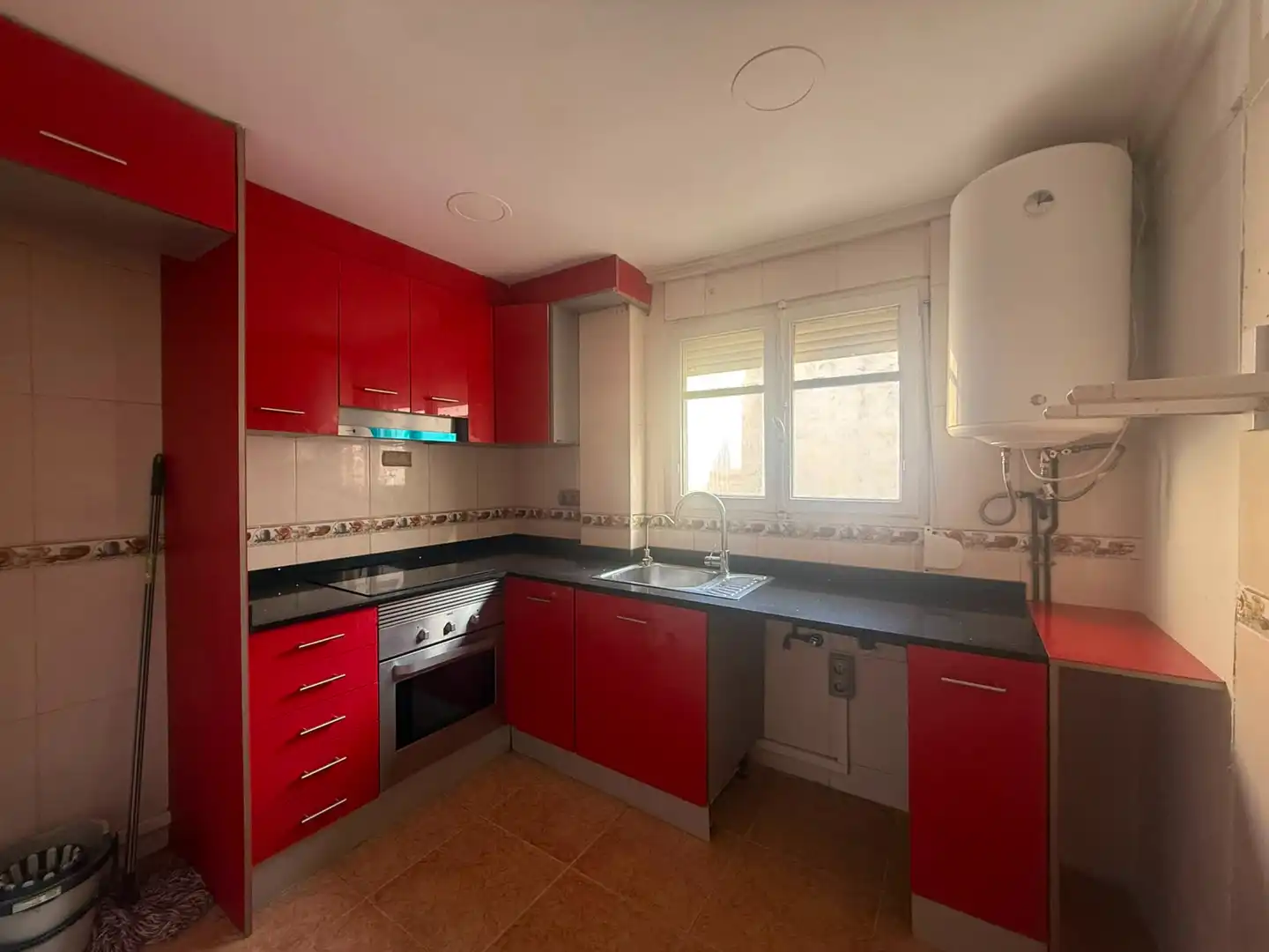Kitchen of Flat for rent in Mislata  with Air Conditioner, Furnished and Oven
