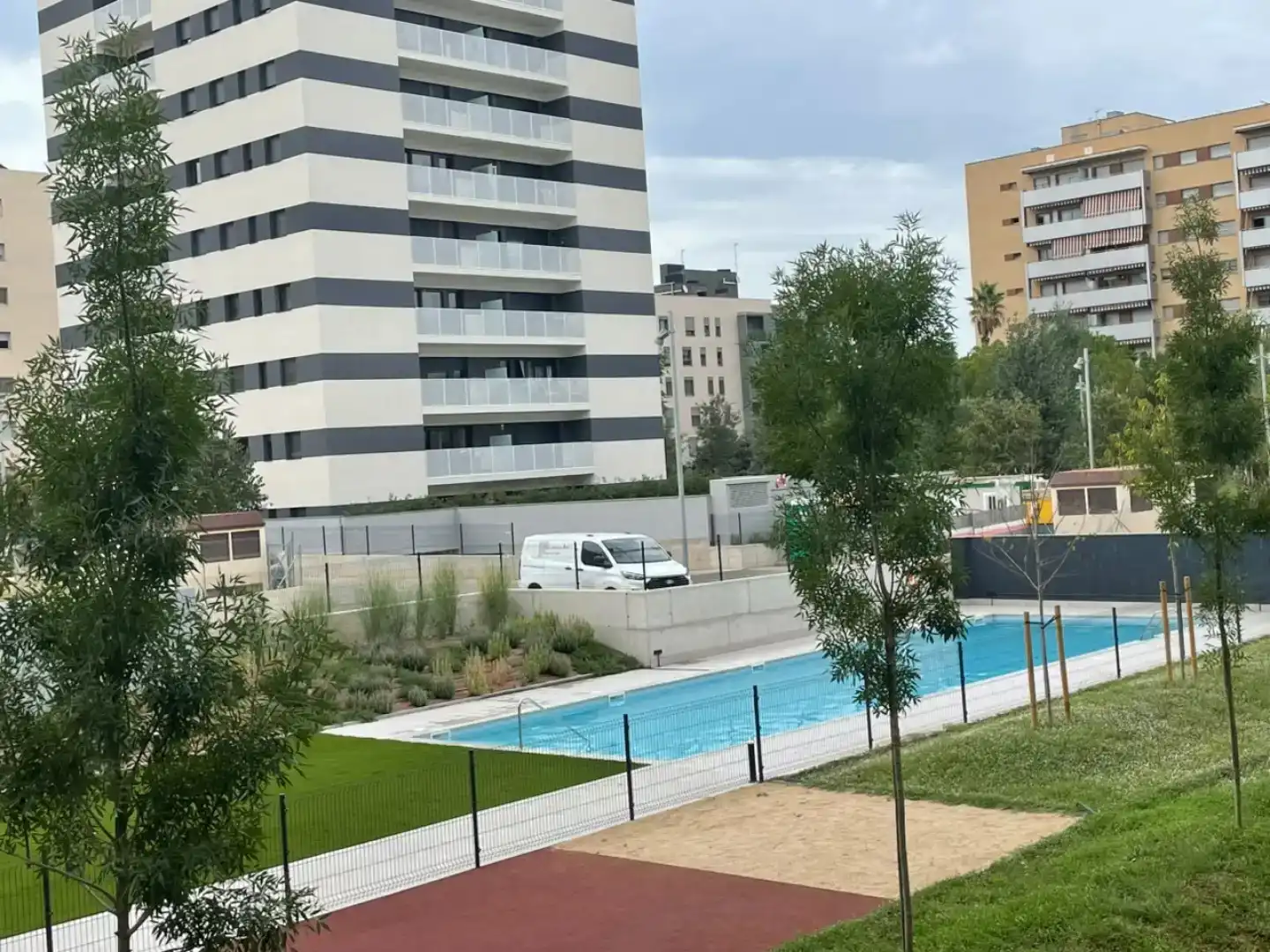 Piscina de Piso para compartir en Barberà del Vallès con Jardín privado, Parquet y Piscina