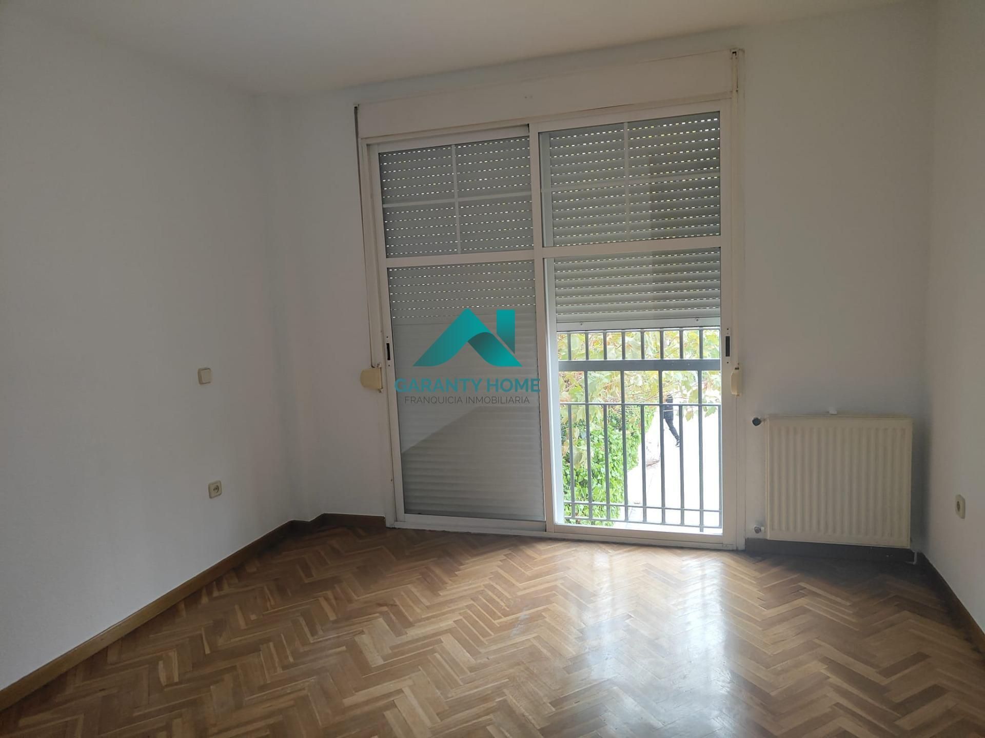 Bedroom of Flat to rent in San Fernando de Henares  with Heating, Private garden and Parquet flooring