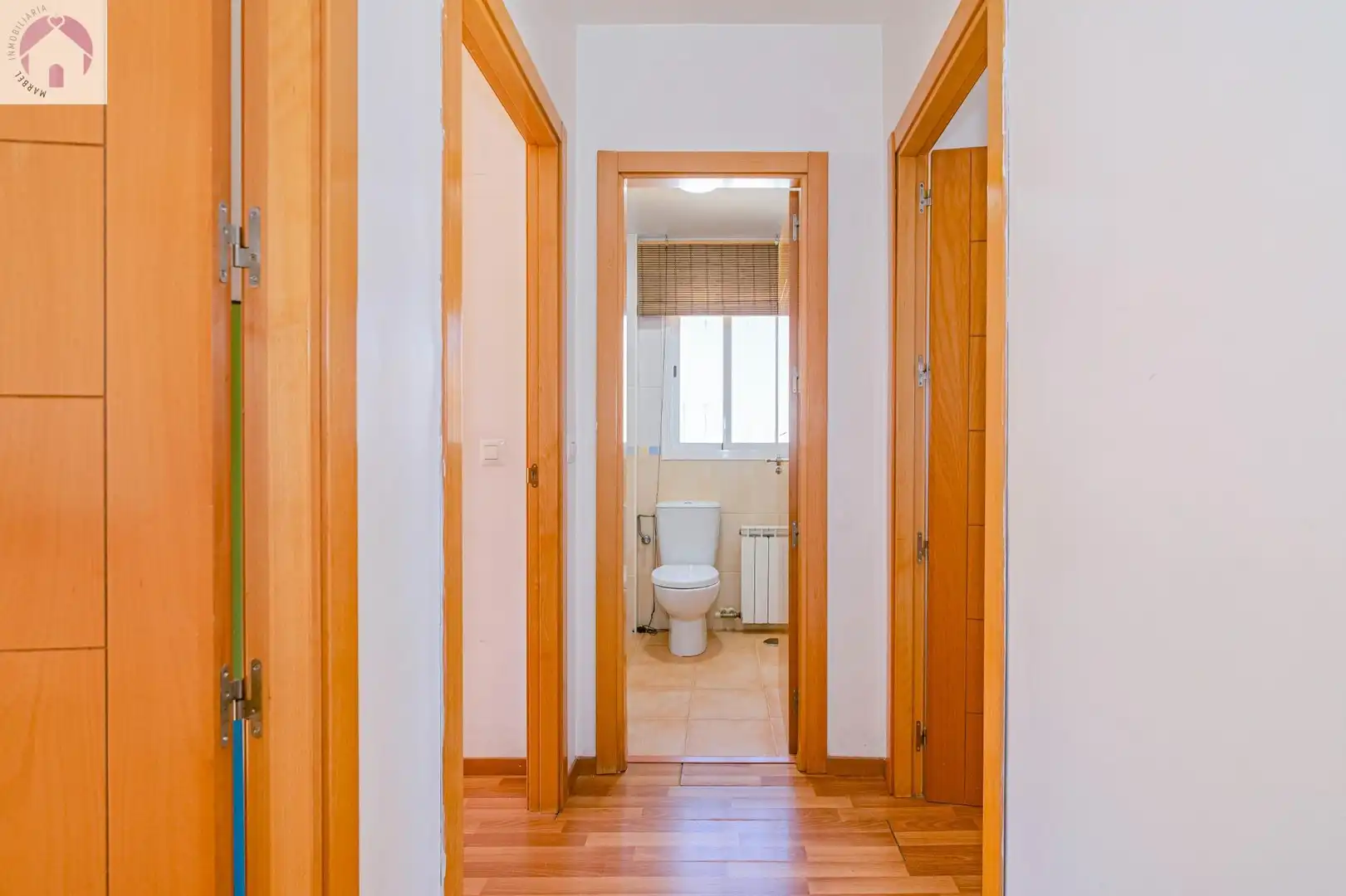 Casa aparellada amb terrassa en venda a Jun, imagen 17