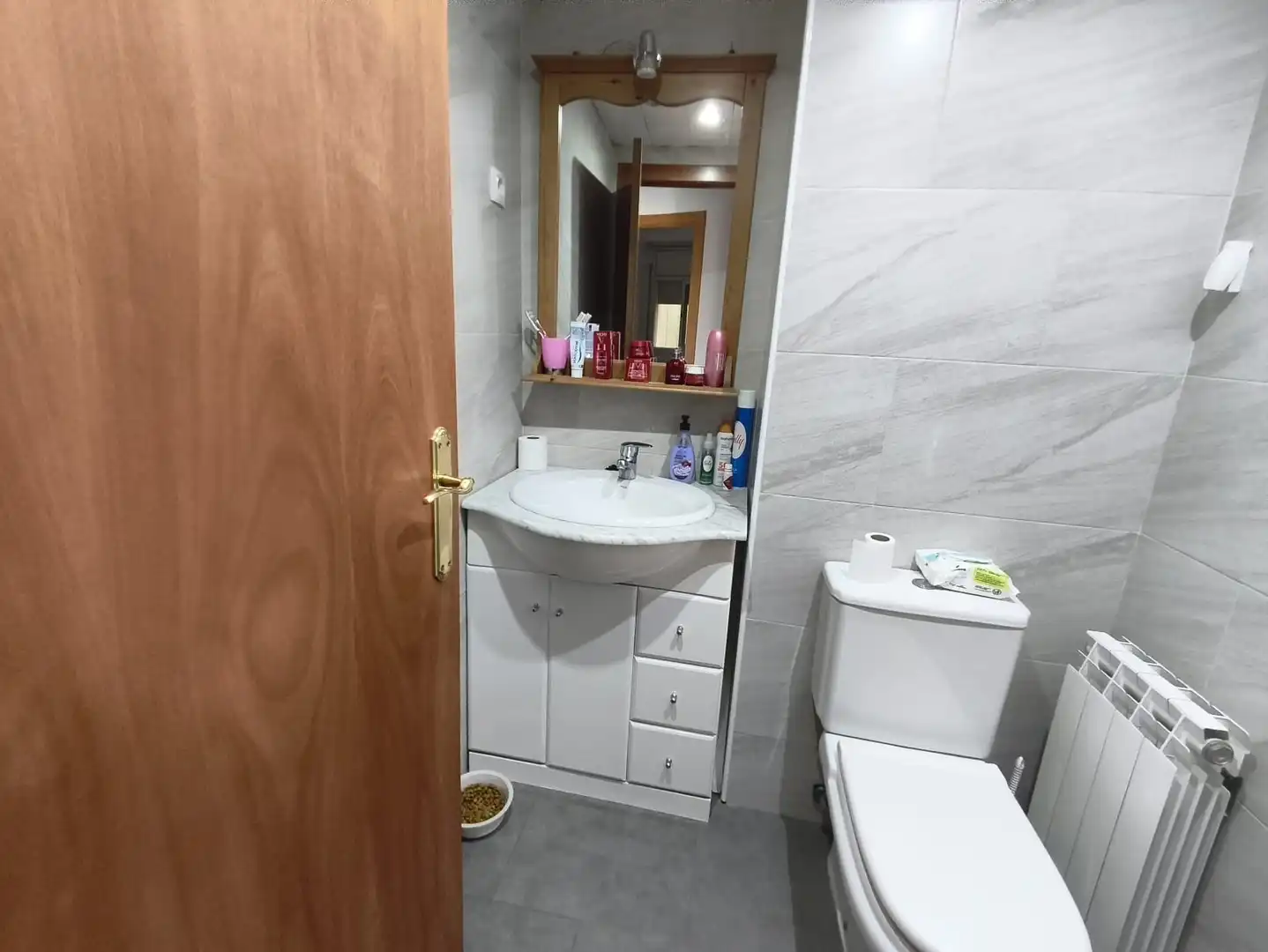 Badezimmer von Wohnung zum Verkauf in Terrassa mit Heizung, Parkett und Balkon