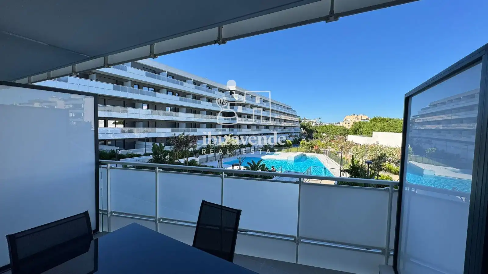 Vista exterior de Pis de lloguer en Eivissa amb Aire condicionat, Terrassa i Piscina