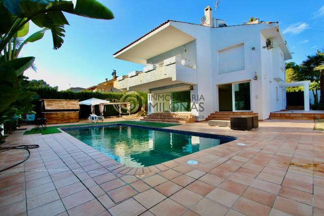 Casa-chalet en Alquiler en Varadero