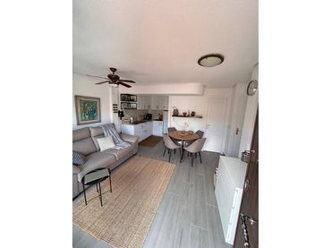 Appartement compact avec piscine à vendre à Calle Geraneos