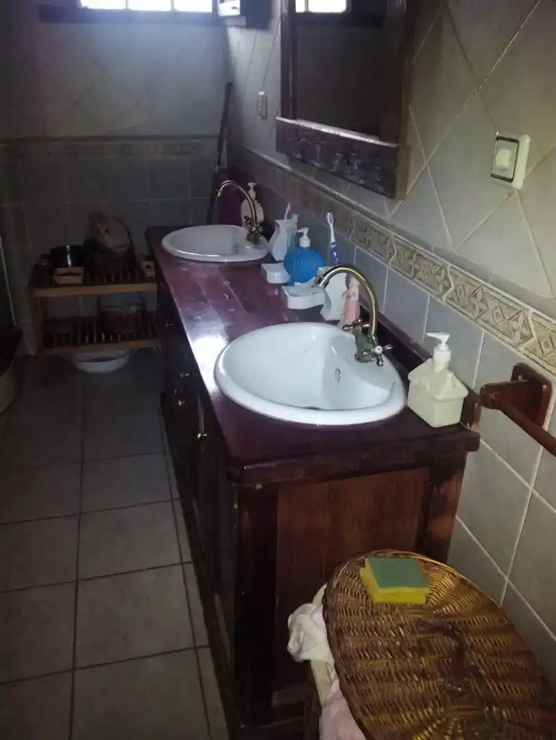 Bathroom of Flat for rent in Gradefes